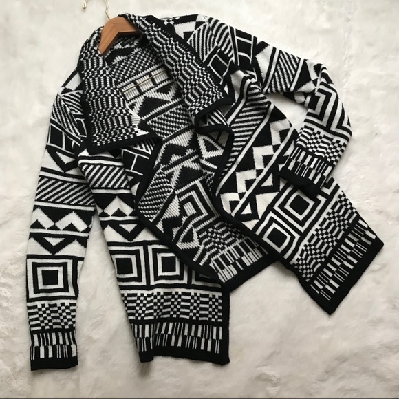 Papermoon Sweaters - Aztec waterfall cardigan sweater black & white